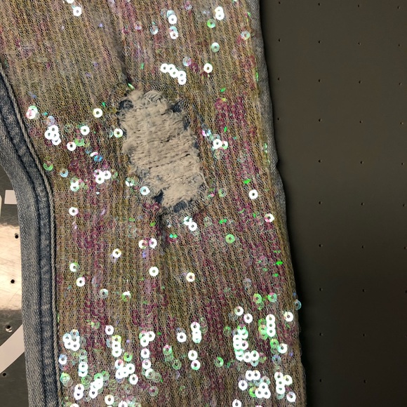 Sequence distressed jeans. - Picture 4 of 6